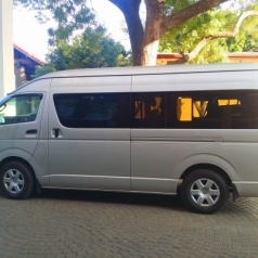 Sri Lanka Private Mini Bus Hire With English Speaking Driver