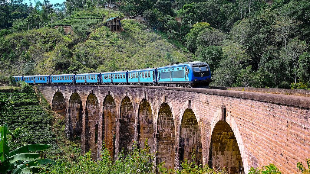 Train Ride at Ella Nine Arch Bridge