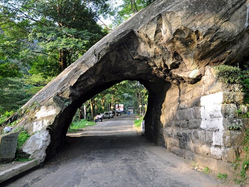 rock tunnel kadugannawa photo