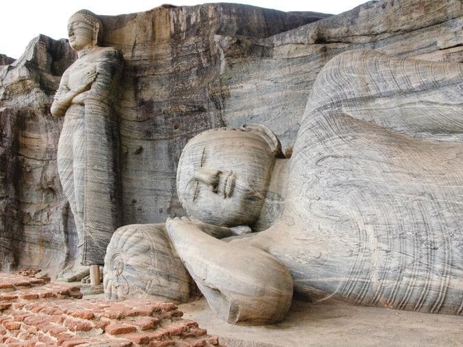 gal vihara polonnaruwa buddha statue