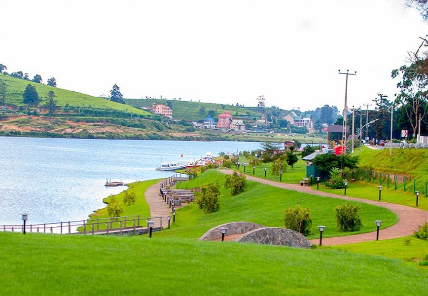 Gegory Lake at Nuwara Eliya Gegory Lake at Nuwara Eliya