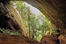 Ravana Cave at Ella Ravana Cave at Ella