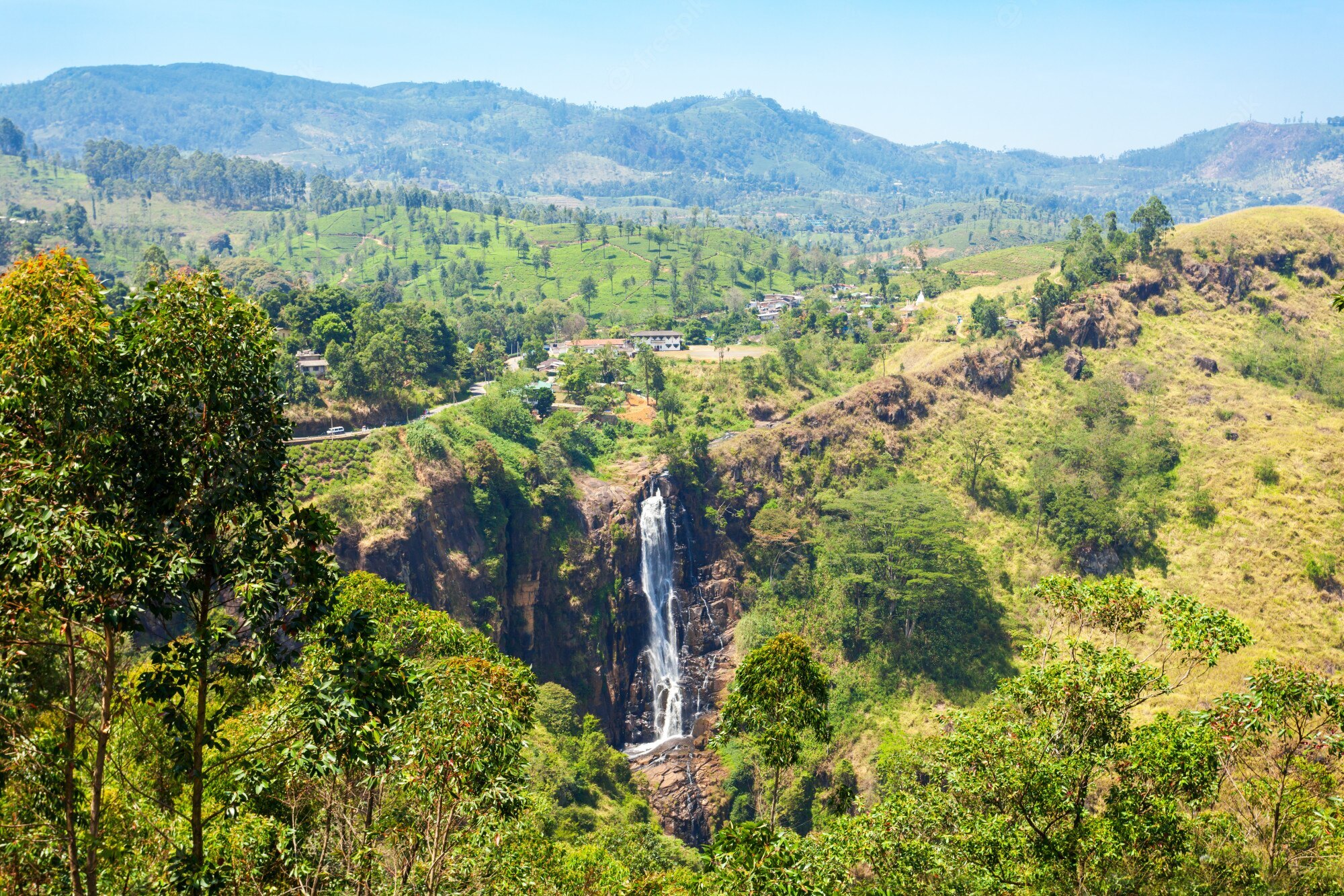 devon-falls-nuwara-eliya_78361-4934