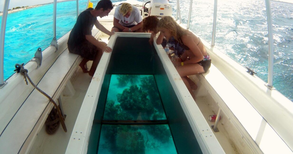 y06-glass-bottom-boat-bonaire-5 Glass Bottom Boat Ride at Hikkaduwa
