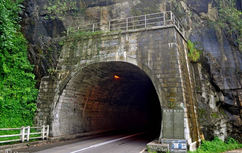 ramboda tunnel ramboda tunnel view from the road