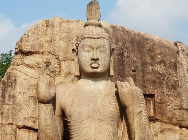 Avukana-Buddha-Statue-Sri-Lanka