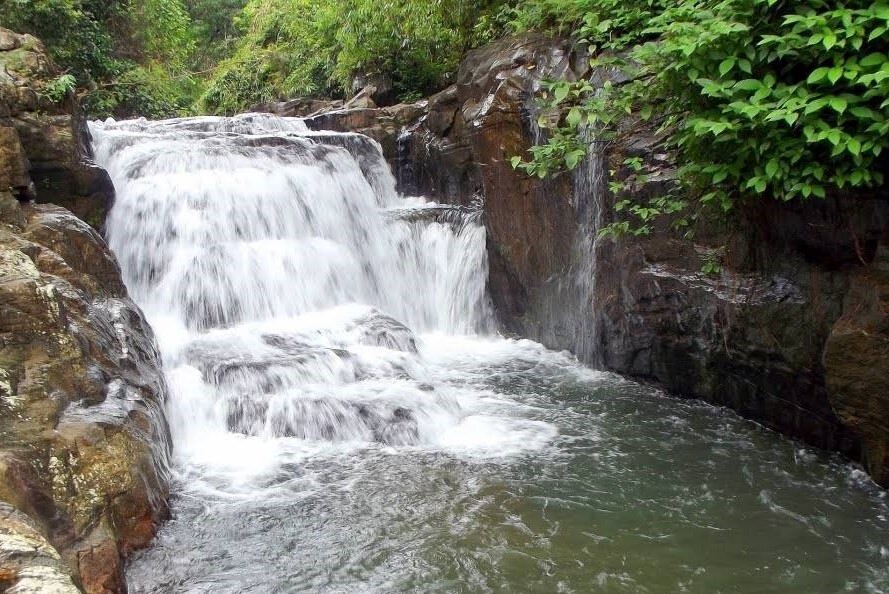 seethawaka ella falls water seethawaka ella falls