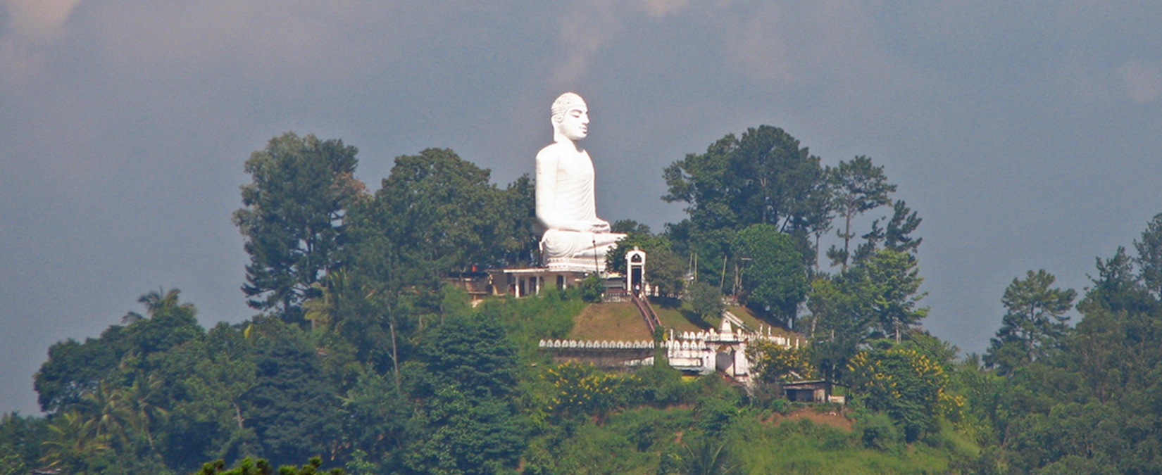 bahirawakanda buddha statue far view Far view of bahirawa kanda temple