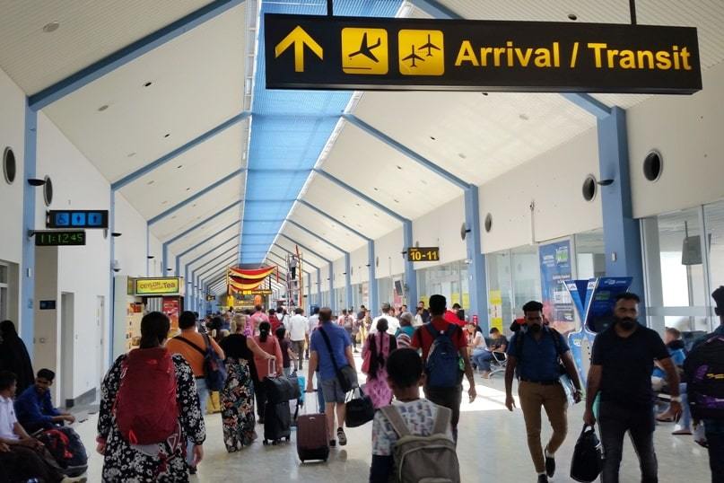 colombo-airport-transit-hotel-layover-how-to-get-to-arrivals-transfer-desk-1-_1