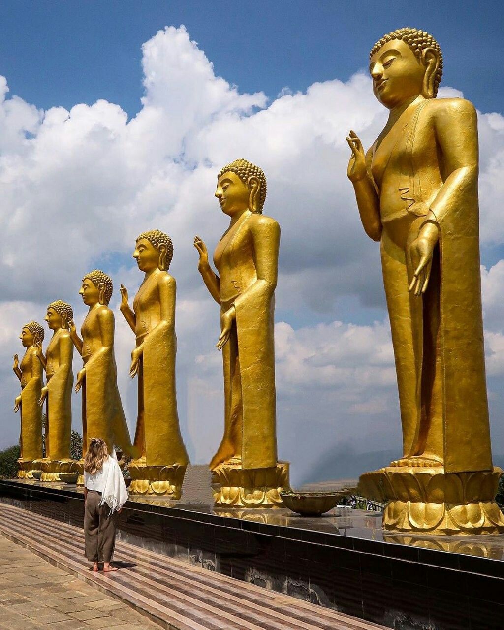 nalligala gold buddha statues buddha statues in nelligala