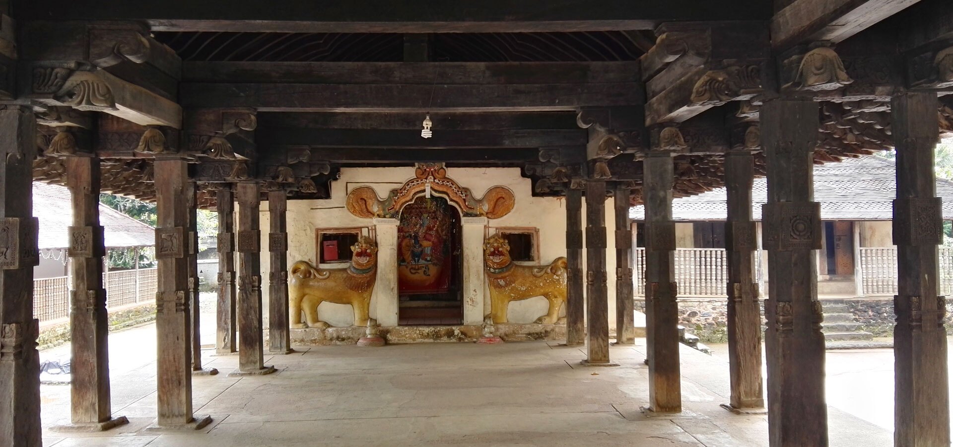 embekke devalaya entrance entrance of embakke devalaya