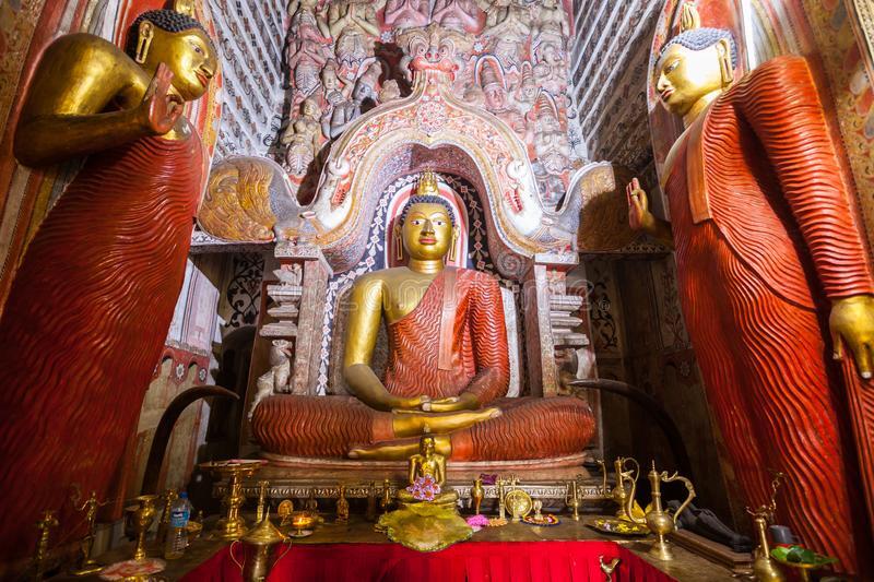buddha statues in lankathilaka temple buddha statue in lankathilaka temple pilimathalawa