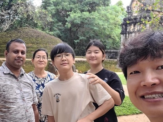 5 days van tour with guests and Mr.Eranga 5 days van tour with guests and Mr.Eranga